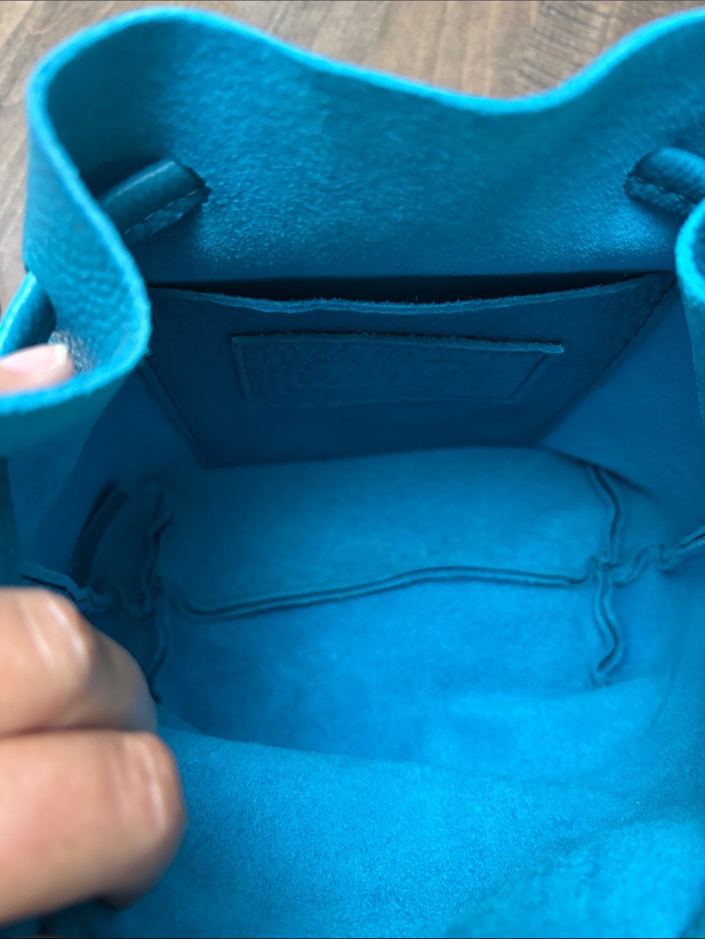 Portland Leather Baja Blue Drawstring small Bucket Shoulder Bag. New . - Picture 4 of 5